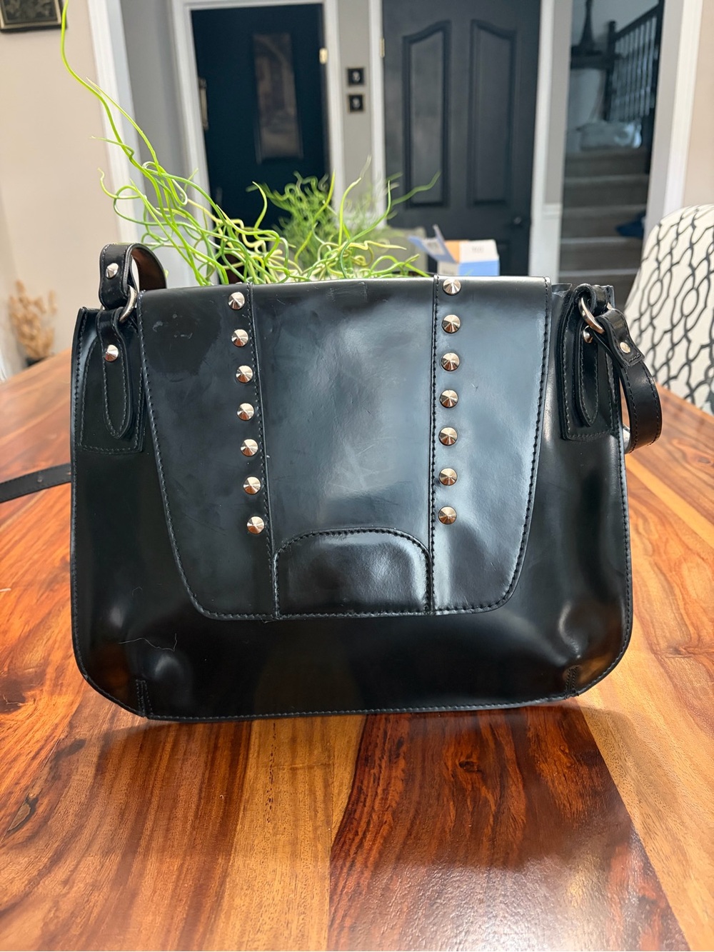 Varriale. Made in Italy 🇮🇹 Stud-Trim Black Leather crossbody Bag for Women